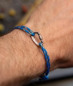 Rustic Carabiner Bracelet - Adjustable 2mm Paracord, Rock Climbing Charm, Adventure Jewellery, Unisex Bouldering Gift