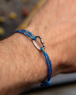 Rustic Carabiner Bracelet - Adjustable 2mm Paracord, Rock Climbing Charm, Adventure Jewellery, Unisex Bouldering Gift